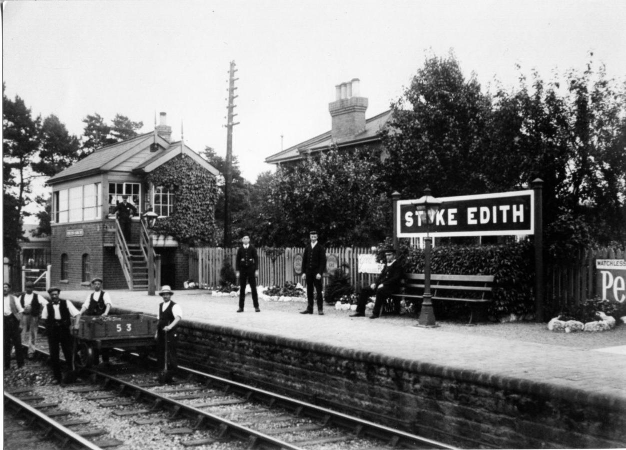 The Waiting Room, Stoke Edith Station, Tarrington Hereford Exterior foto