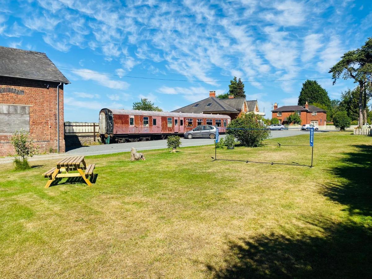 The Waiting Room, Stoke Edith Station, Tarrington Hereford Exterior foto